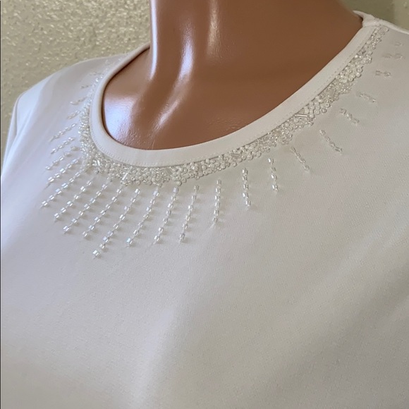 White top - Picture 2 of 2